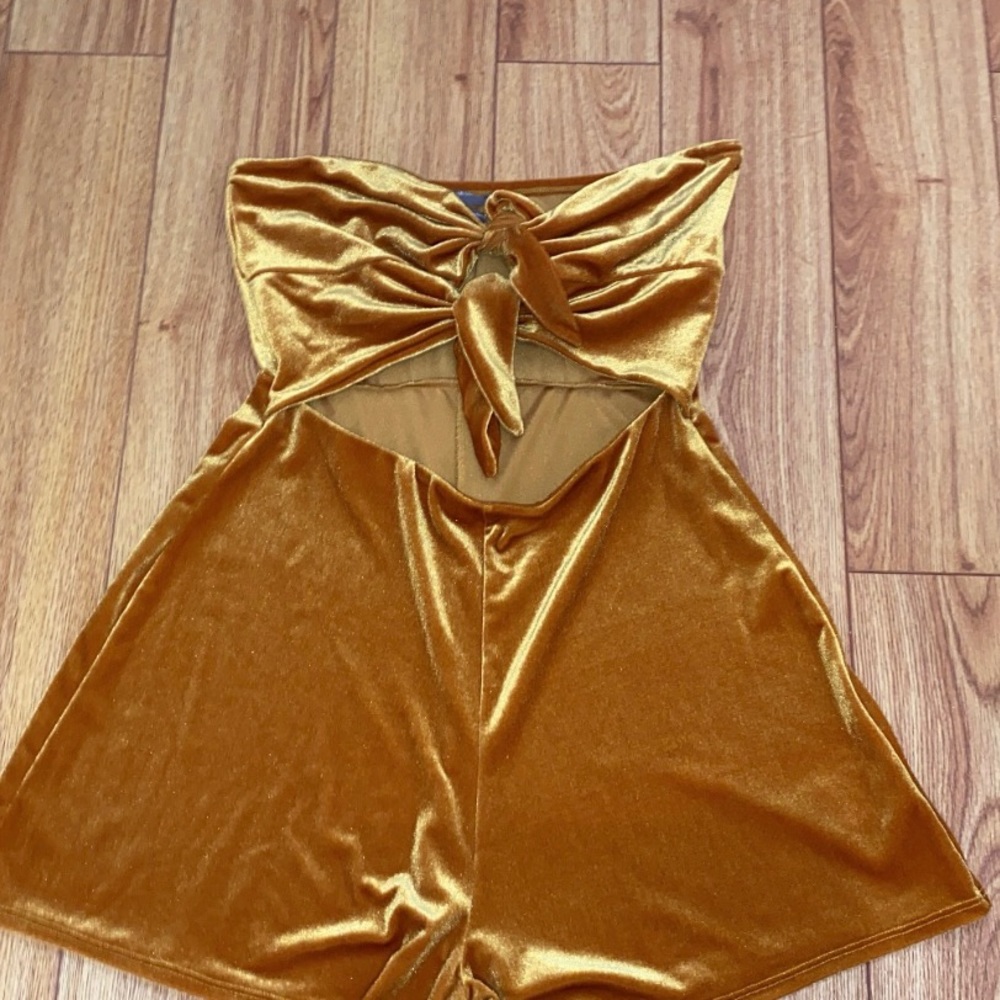 GOLD VELVET ROMPER